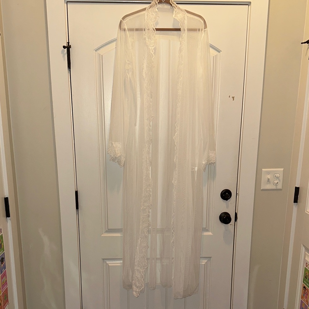 NWOT Elegant Sheer White Lace Full Length Robe